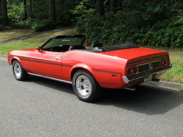 Ford Mustang 1973 image number 25