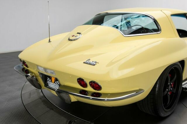 Chevrolet Corvette 1967 image number 22