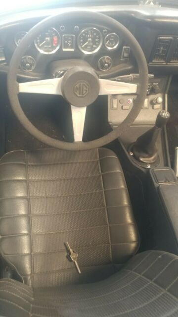MG MGB 1976 image number 29