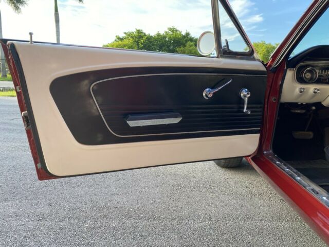 Ford Mustang 1965 image number 14
