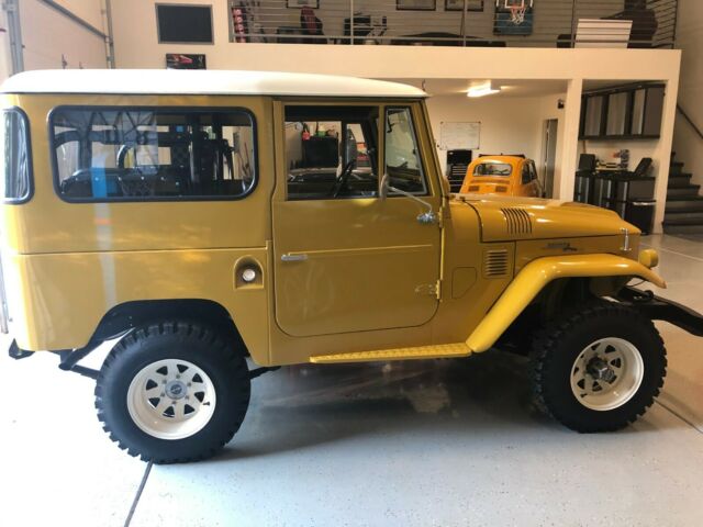 Toyota Land Cruiser 1976 image number 3