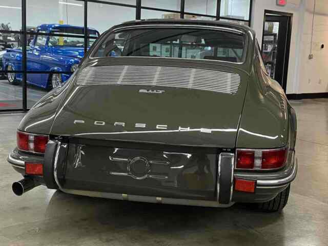 Porsche 911 1970 image number 1