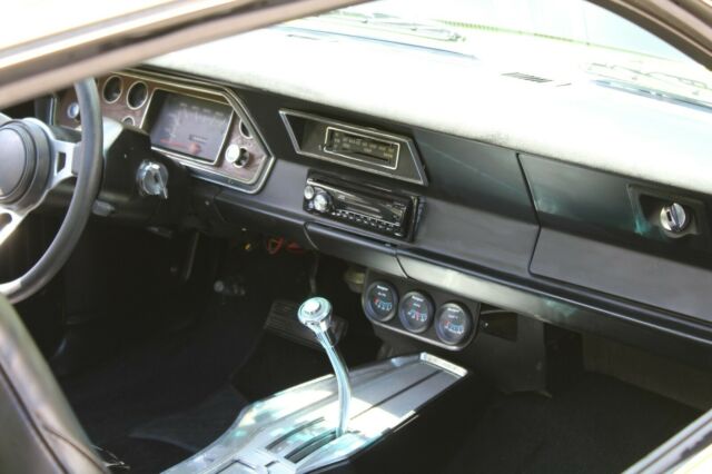 Plymouth Duster 1975 image number 22