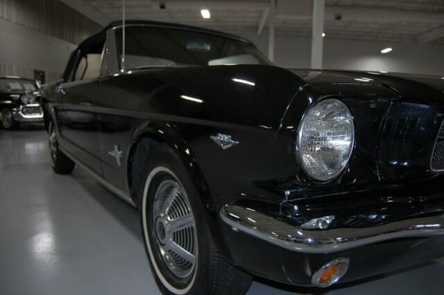 Ford Mustang 1965 image number 15