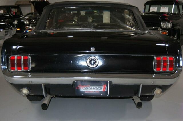 Ford Mustang 1965 image number 18