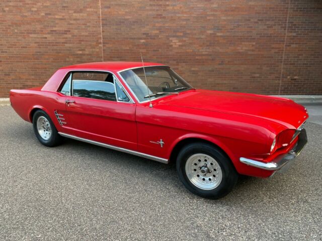 Ford Mustang 1966 image number 21
