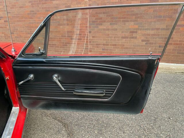 Ford Mustang 1966 image number 29