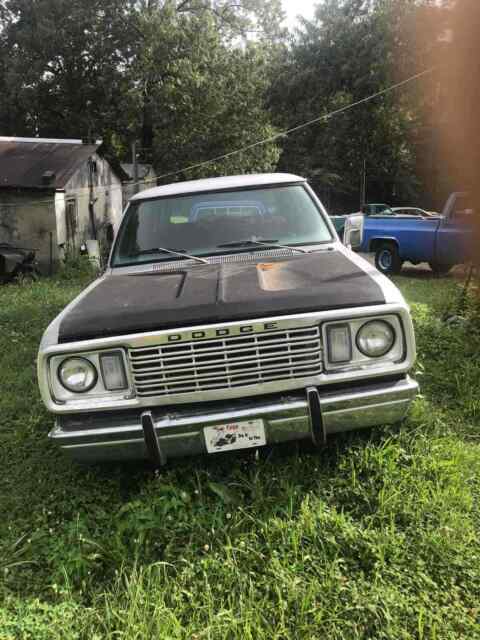 Dodge Ramcharger 1977 image number 14