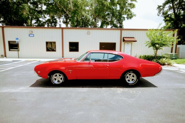 Oldsmobile Cutlass 1968 image number 1