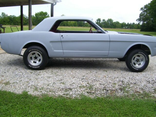 Ford Mustang 1965 image number 2