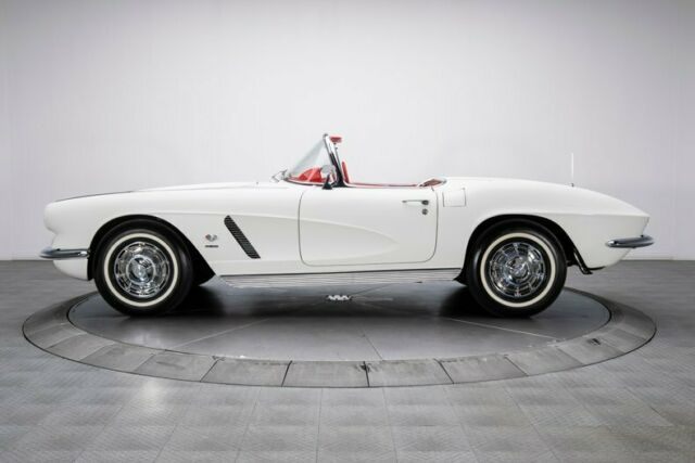 Chevrolet Corvette 1962 image number 39
