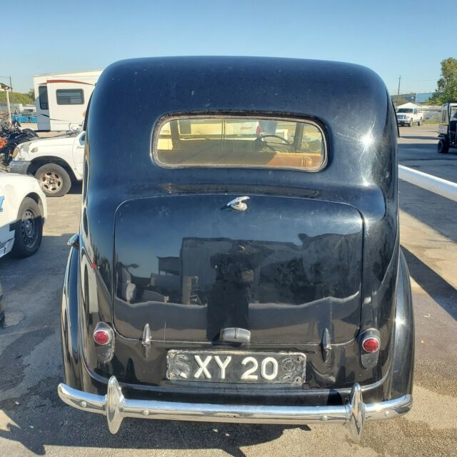 Carbodies Big Ben London Taxi 1956 image number 4