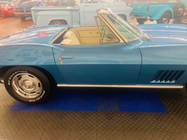 Chevrolet Corvette 1967 image number 11