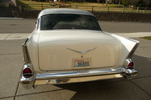 Chevrolet Bel Air/150/210 1957 image number 24
