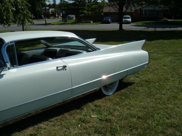Cadillac DeVille 1960 image number 16