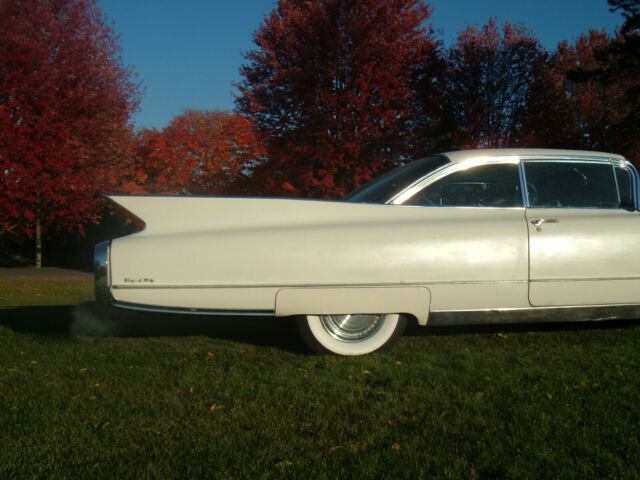 Cadillac DeVille 1960 image number 23