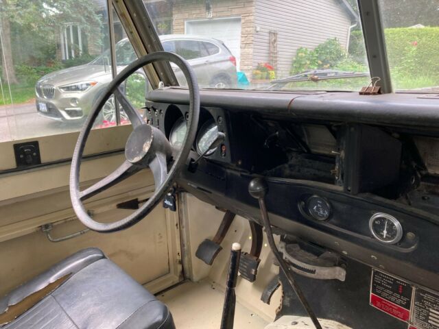 Land Rover Defender 1973 image number 38
