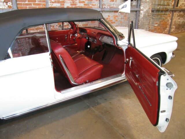 Chevrolet Corvair 1963 image number 26