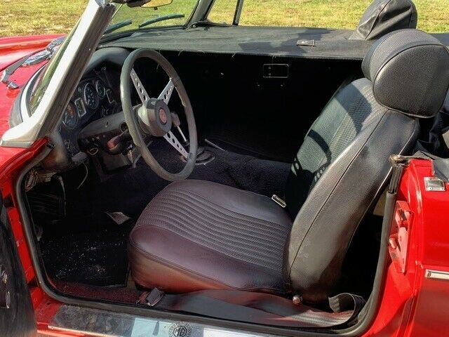 MG MGB 1970 image number 30