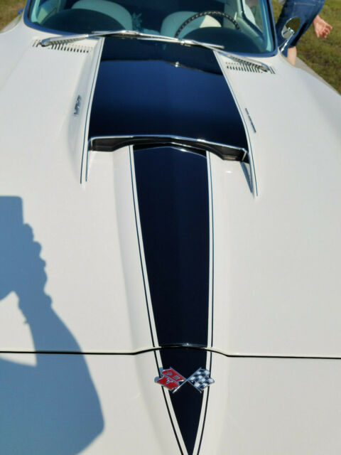 Chevrolet Corvette 1967 image number 27