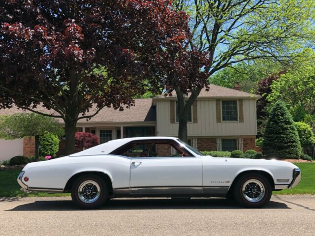 Buick Riviera 1969 image number 3