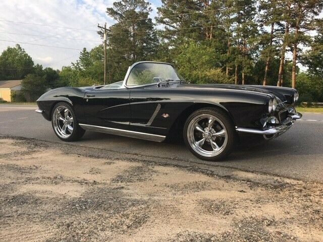 Chevrolet Corvette 1962 image number 0