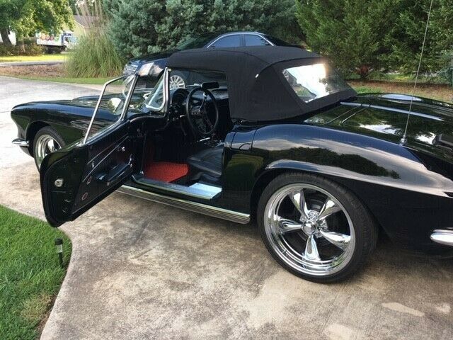 Chevrolet Corvette 1962 image number 1