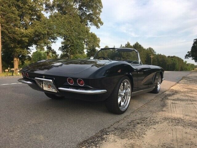 Chevrolet Corvette 1962 image number 20