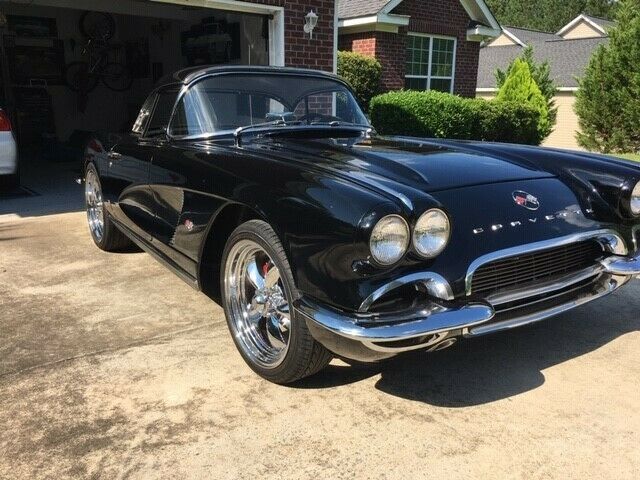 Chevrolet Corvette 1962 image number 22