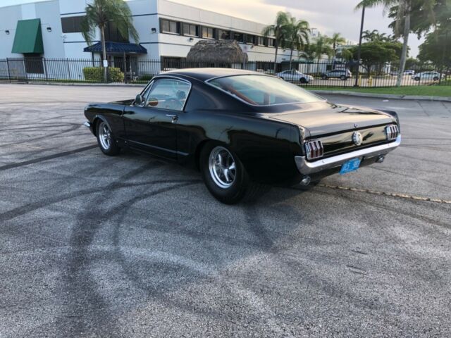 Ford Mustang 1965 image number 2