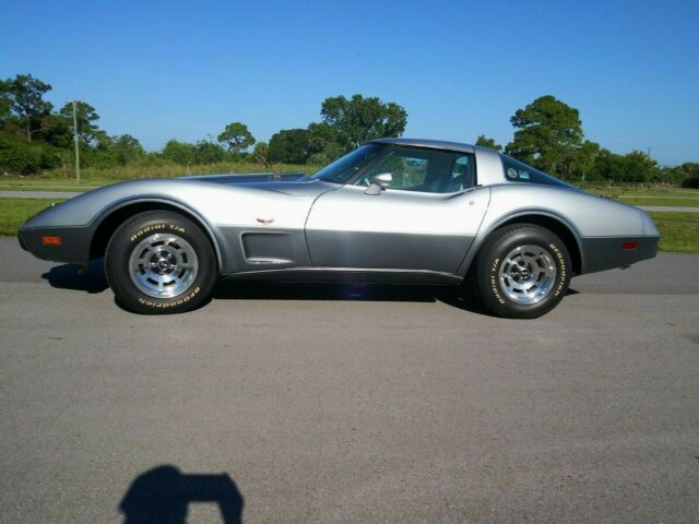 Chevrolet Corvette 1978 image number 2
