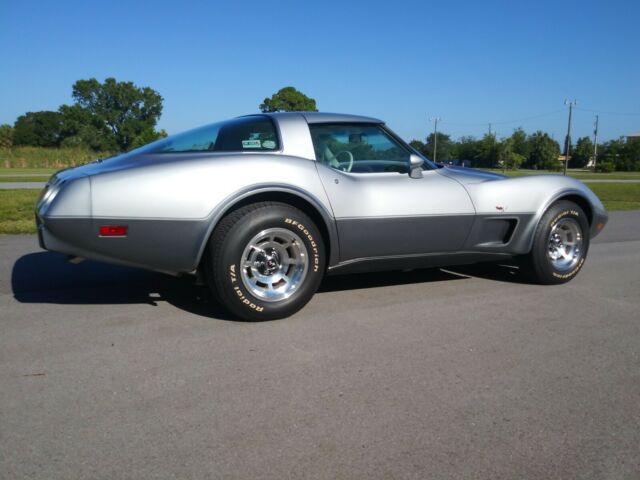 Chevrolet Corvette 1978 image number 32