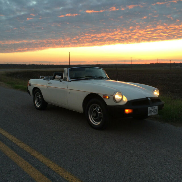 MG MGB 1977 image number 7