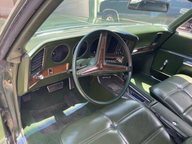 Pontiac Grand Prix 1972 image number 35