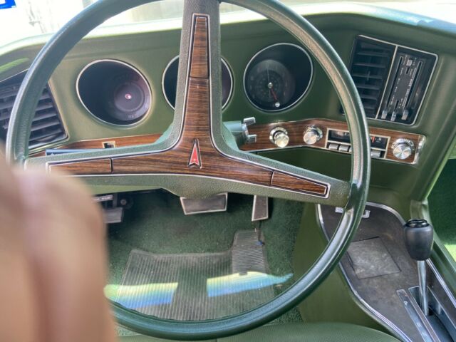 Pontiac Grand Prix 1972 image number 45