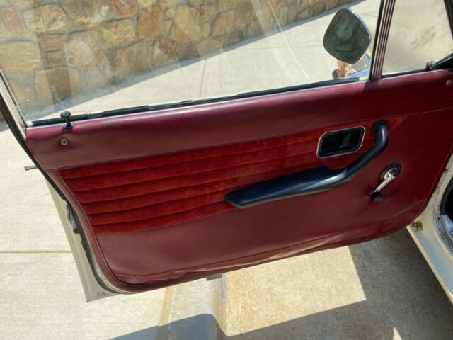 Volvo 142 1969 image number 13