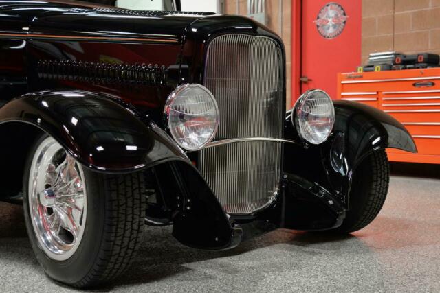 Ford 3-Window Coupe 1932 image number 9