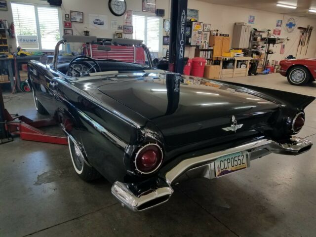 Ford Thunderbird 1957 image number 25