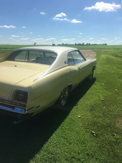 Ford Galaxie 1969 image number 15