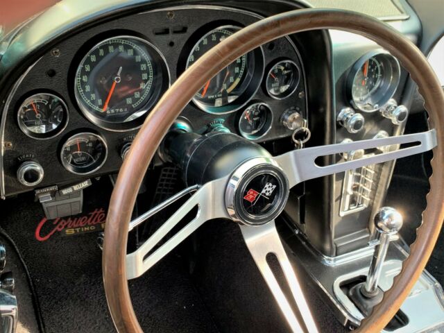 Chevrolet Corvette 1967 image number 15