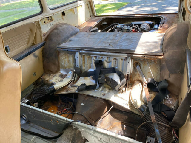 Volkswagen Type III 1971 image number 8