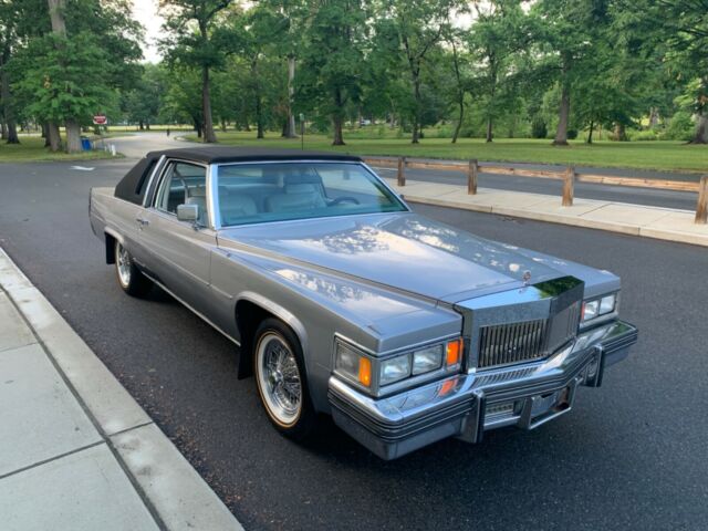 Cadillac DeVille 1979 image number 16