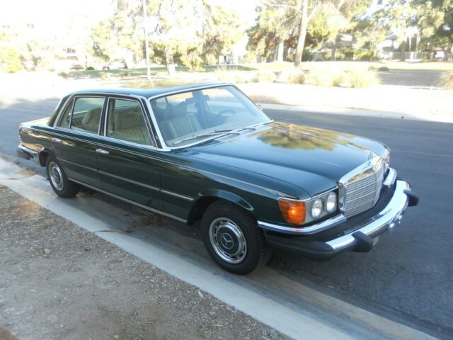 Mercedes-Benz 400-Series 1977 image number 31