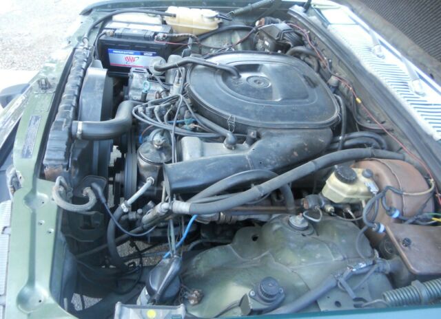 Mercedes-Benz 400-Series 1977 image number 44