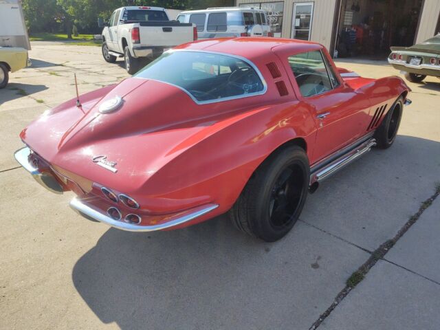 Chevrolet Corvette 1965 image number 4