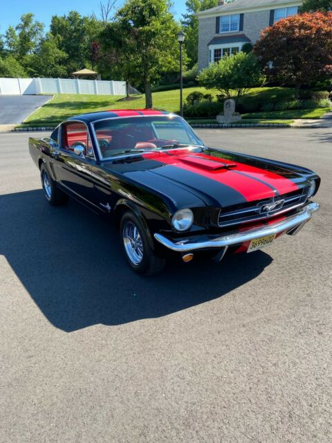 Ford Mustang 1965 image number 0