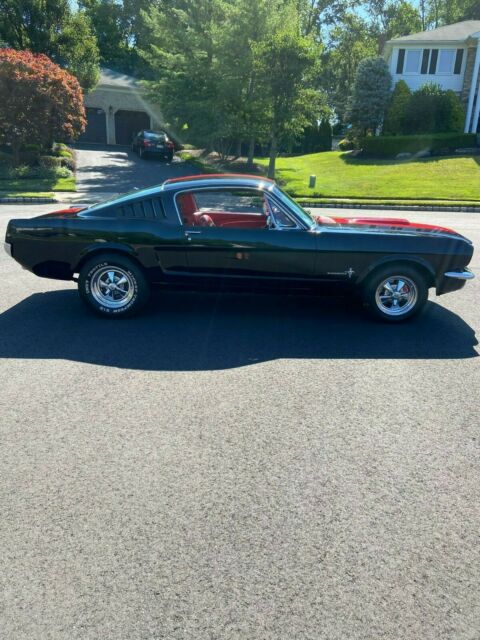 Ford Mustang 1965 image number 2