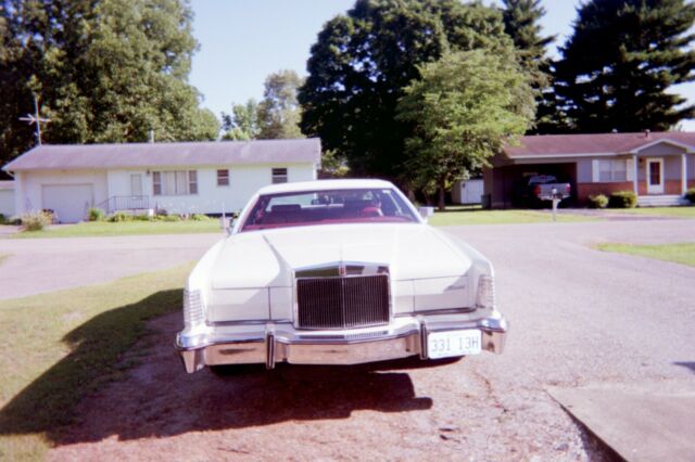 Lincoln Mark Series 1976 image number 3