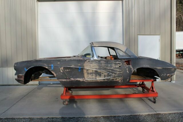 Chevrolet Corvette 1961 image number 3