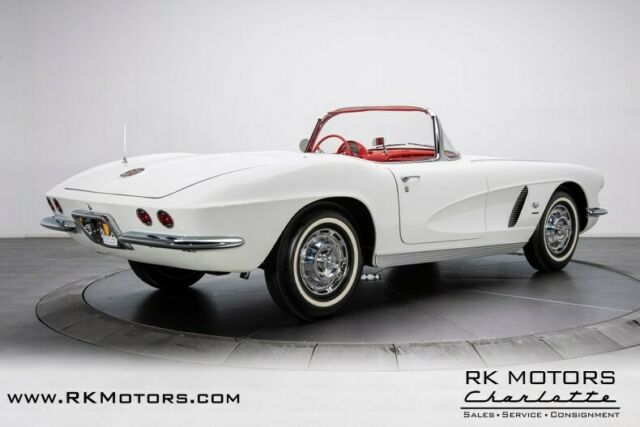 Chevrolet Corvette 1962 image number 25